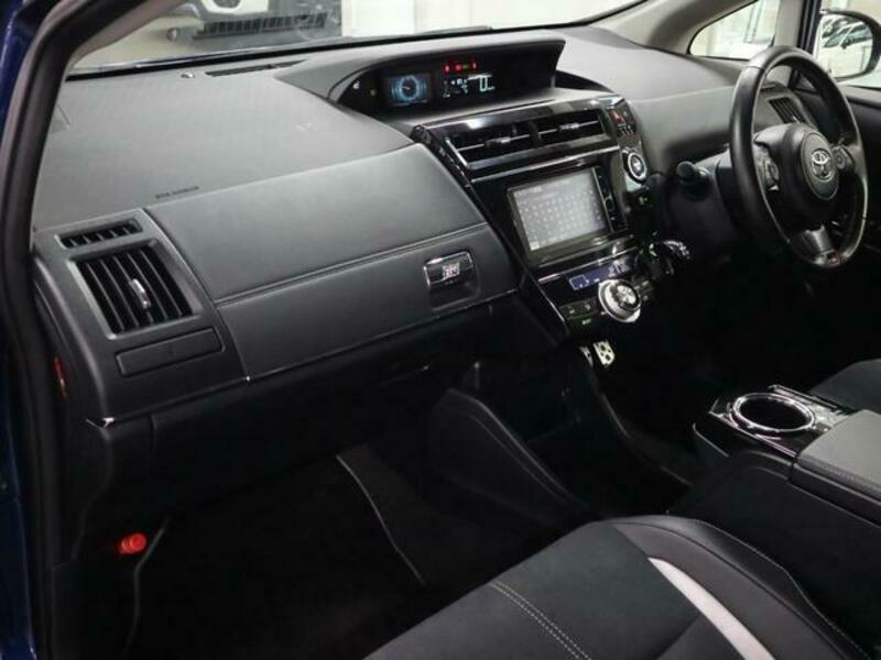 PRIUS ALPHA