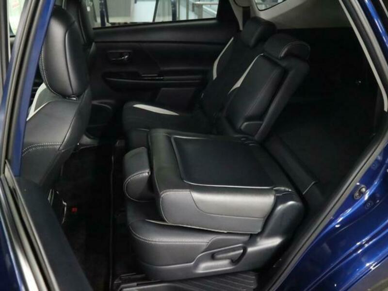 PRIUS ALPHA