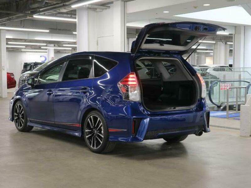 PRIUS ALPHA