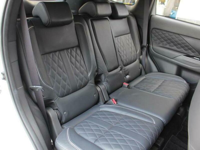 OUTLANDER PHEV
