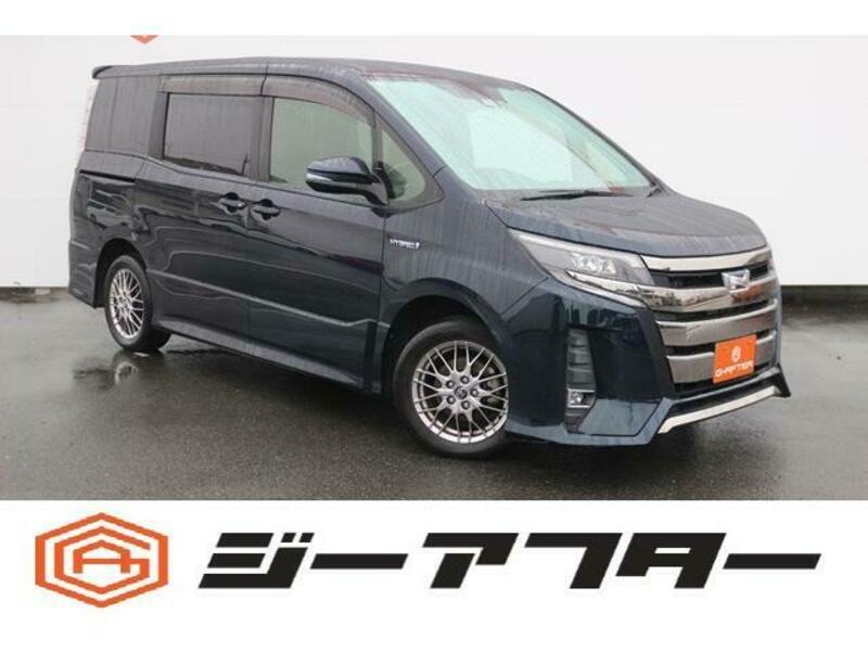 TOYOTA NOAH