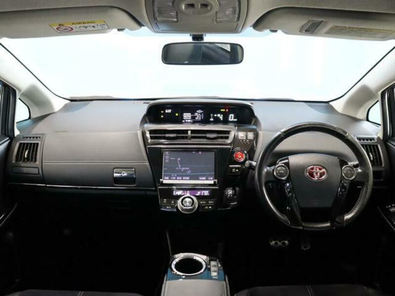 PRIUS ALPHA