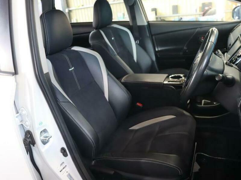 PRIUS ALPHA