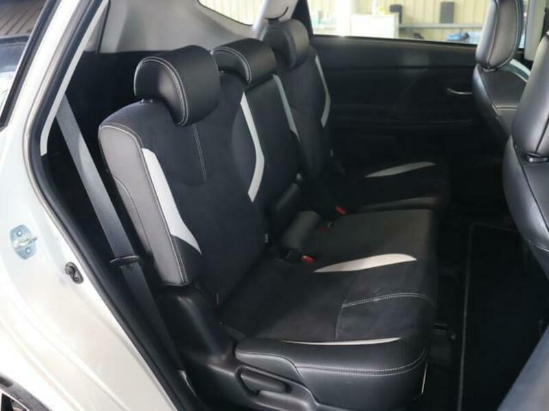 PRIUS ALPHA