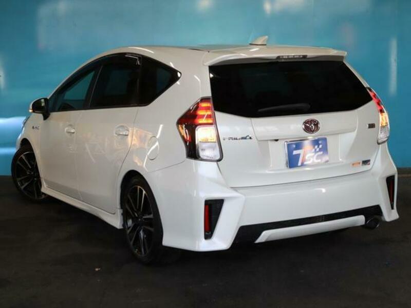 PRIUS ALPHA