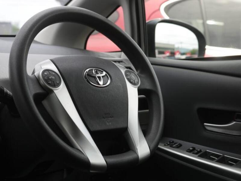 PRIUS ALPHA