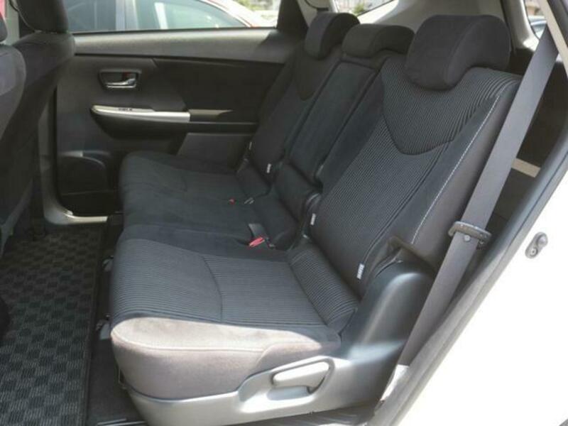 PRIUS ALPHA