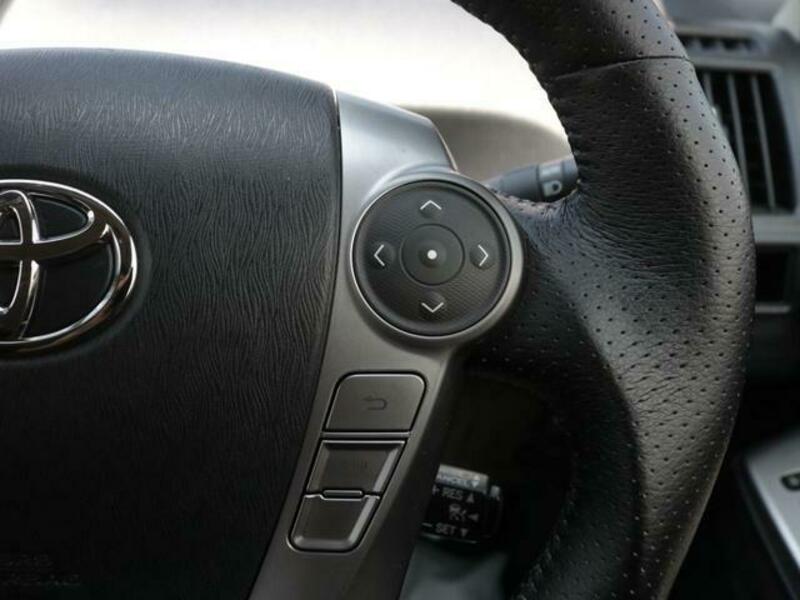 PRIUS ALPHA