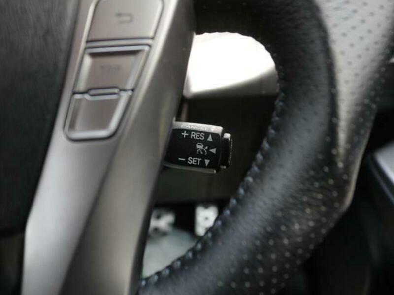 PRIUS ALPHA