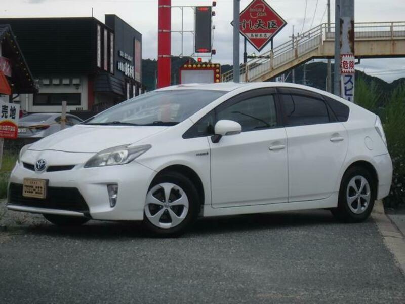 TOYOTA PRIUS