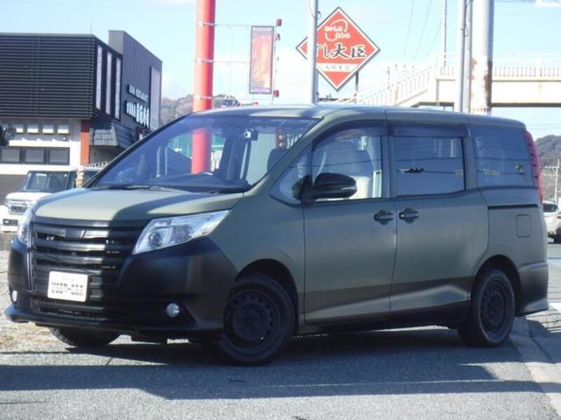 TOYOTA NOAH
