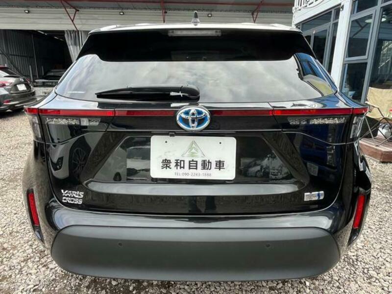 YARIS CROSS