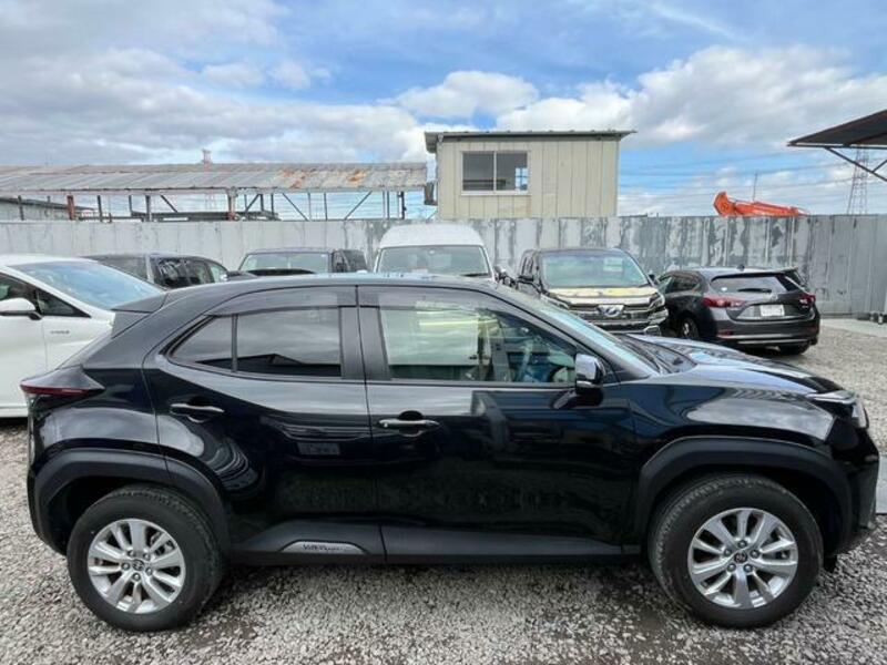 YARIS CROSS