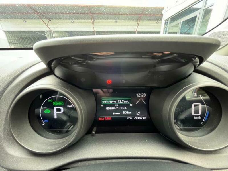 YARIS CROSS