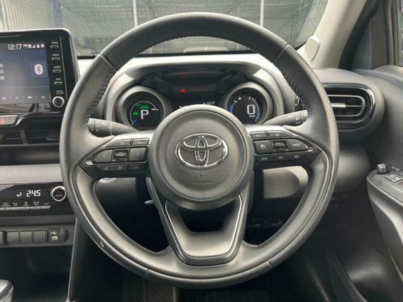 YARIS CROSS