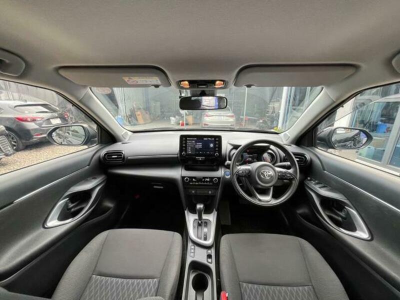 YARIS CROSS