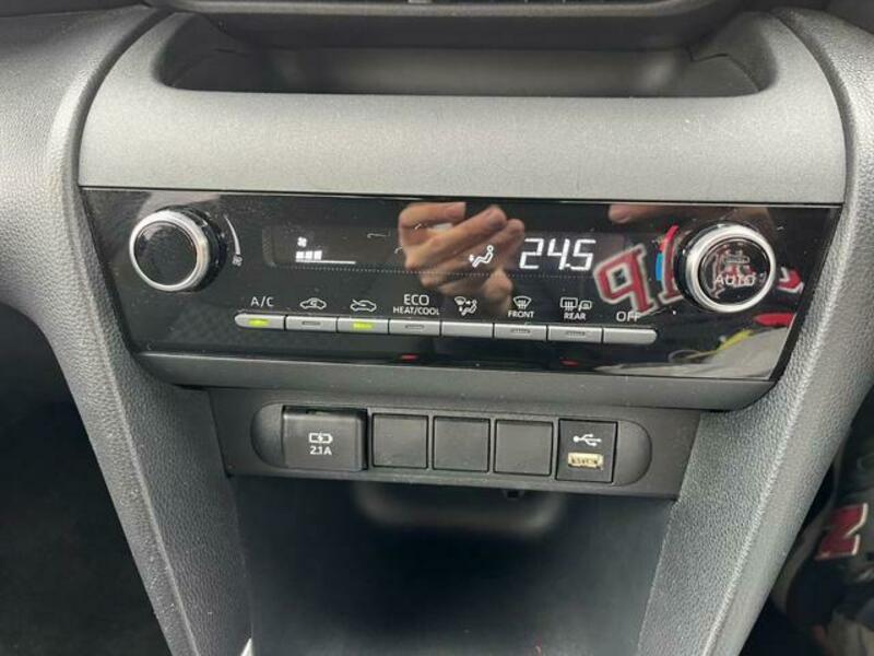 YARIS CROSS