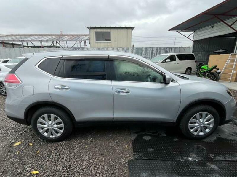 X-TRAIL