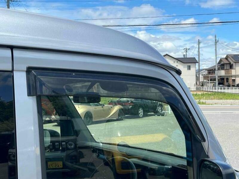 N-VAN