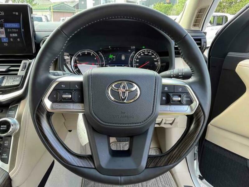 LAND CRUISER