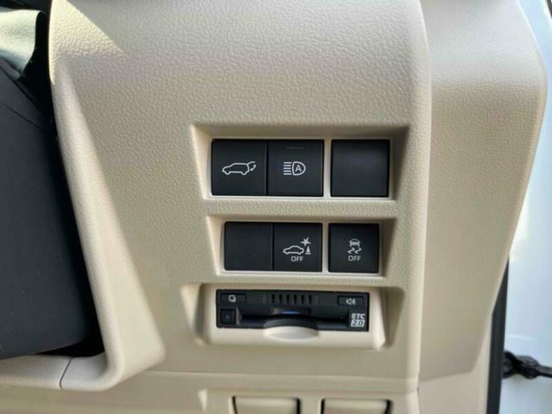 LAND CRUISER