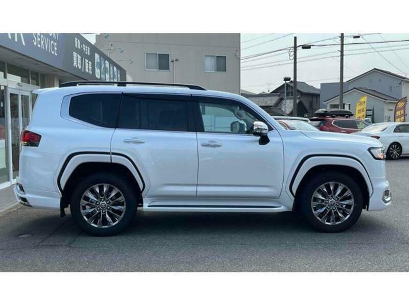 LAND CRUISER