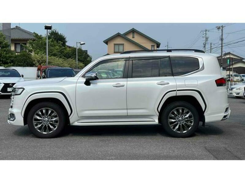 LAND CRUISER