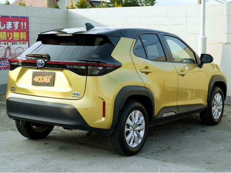 YARIS CROSS