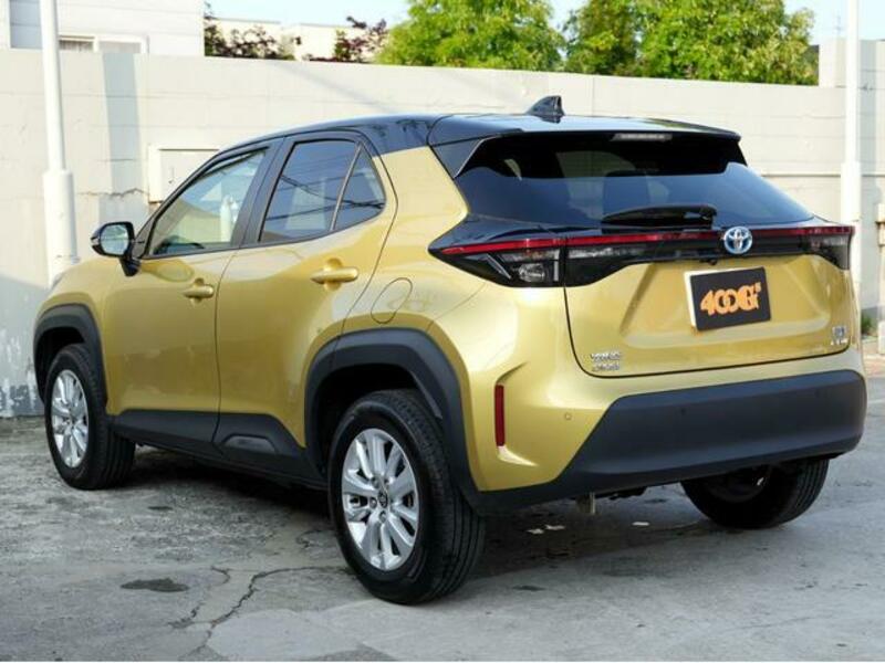 YARIS CROSS