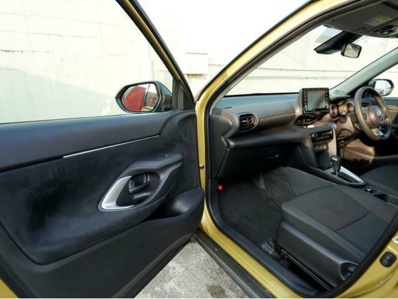 YARIS CROSS