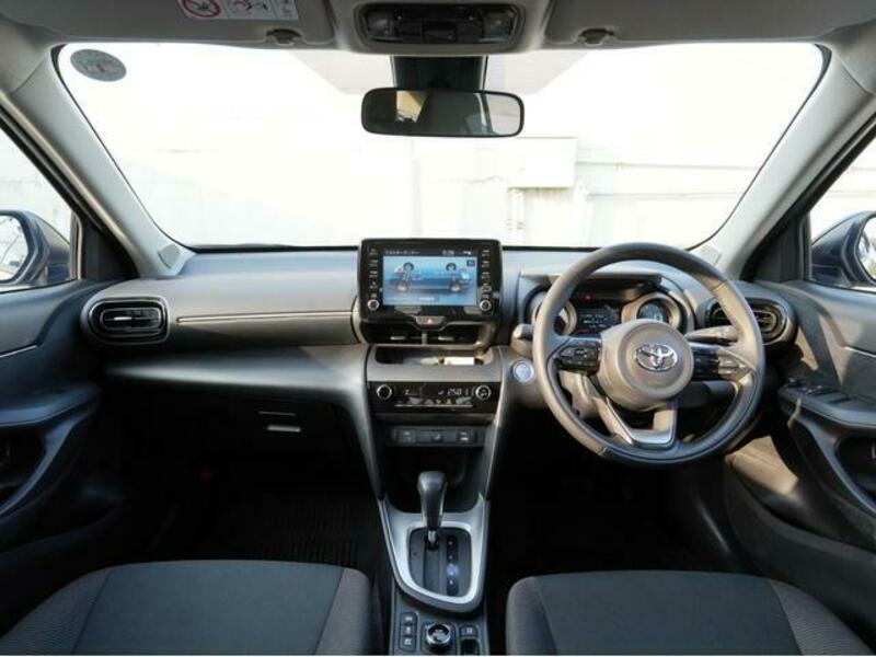 YARIS CROSS