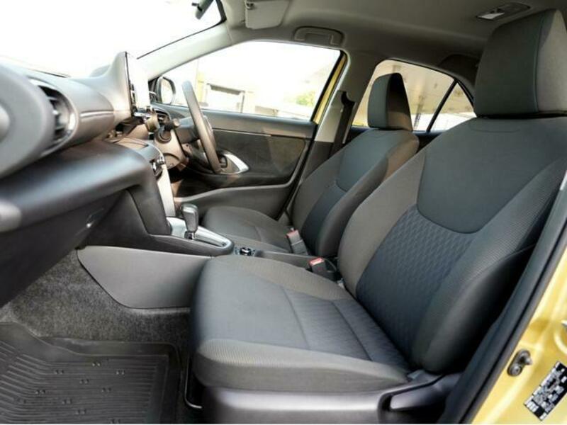 YARIS CROSS