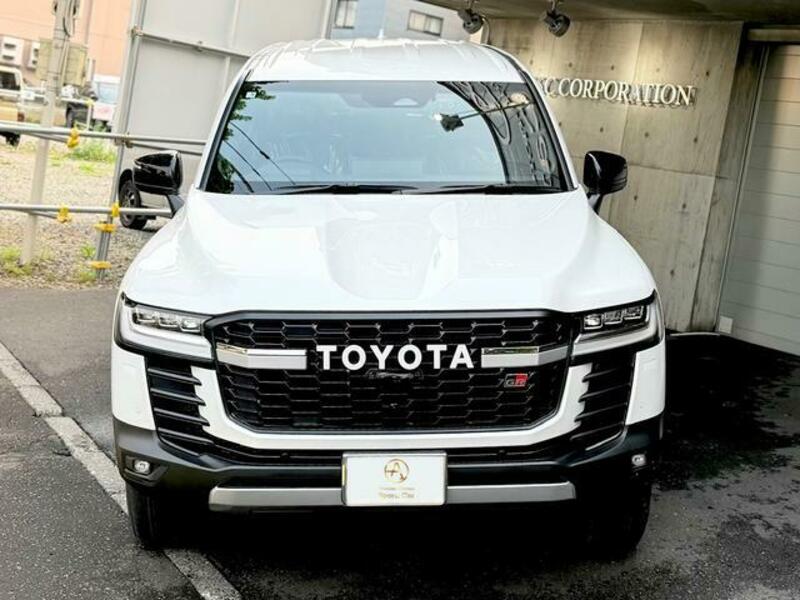 LAND CRUISER