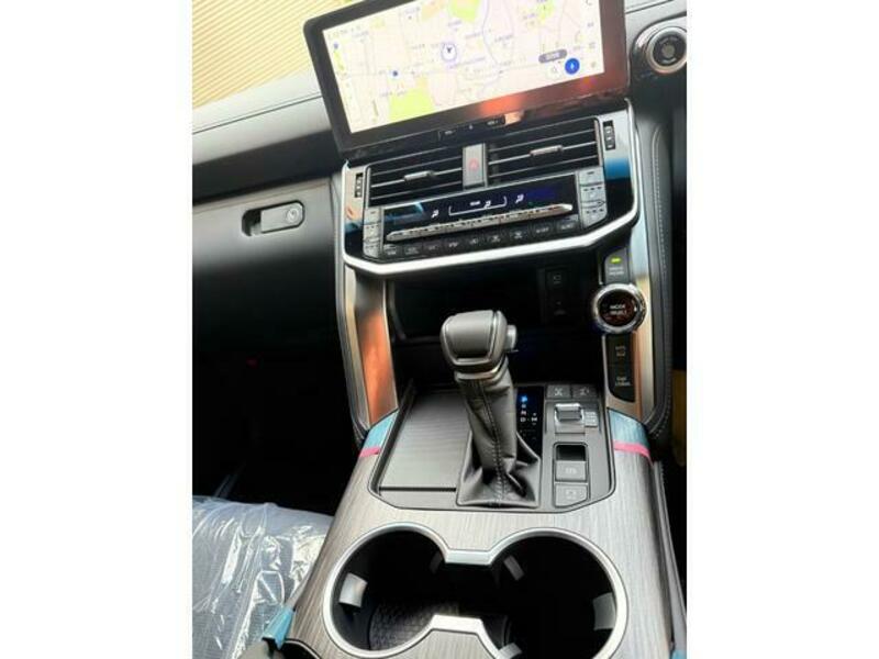 LAND CRUISER