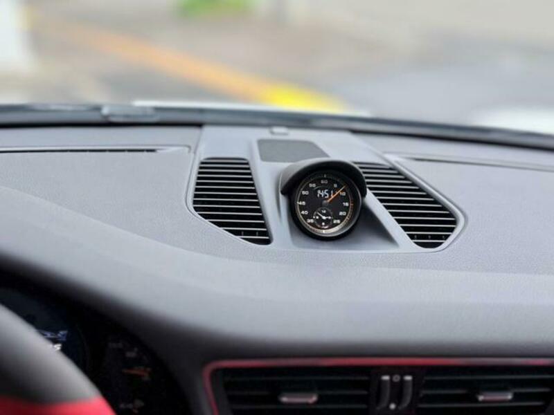911