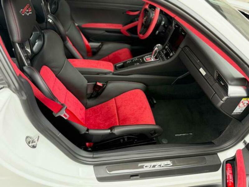 911