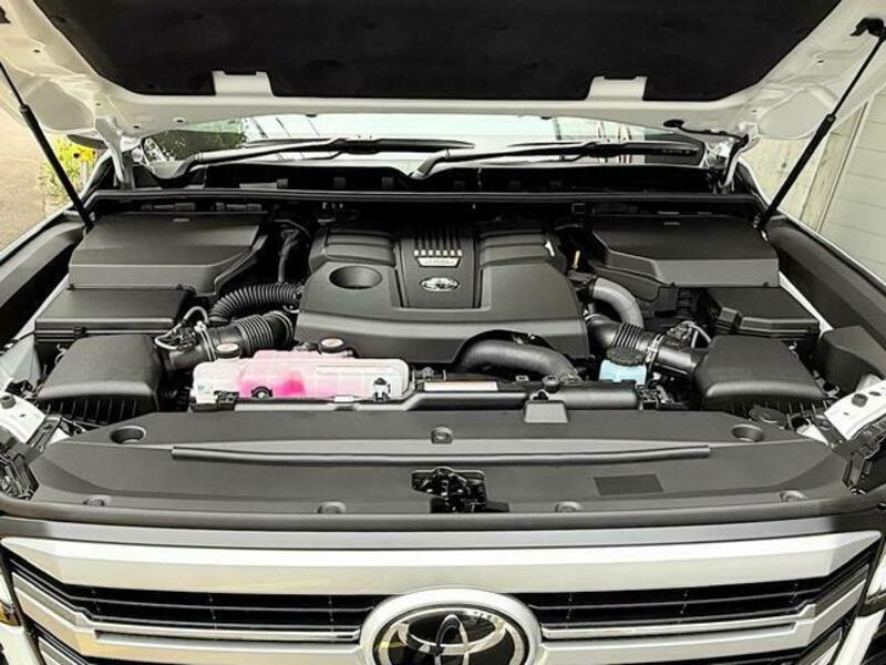 LAND CRUISER