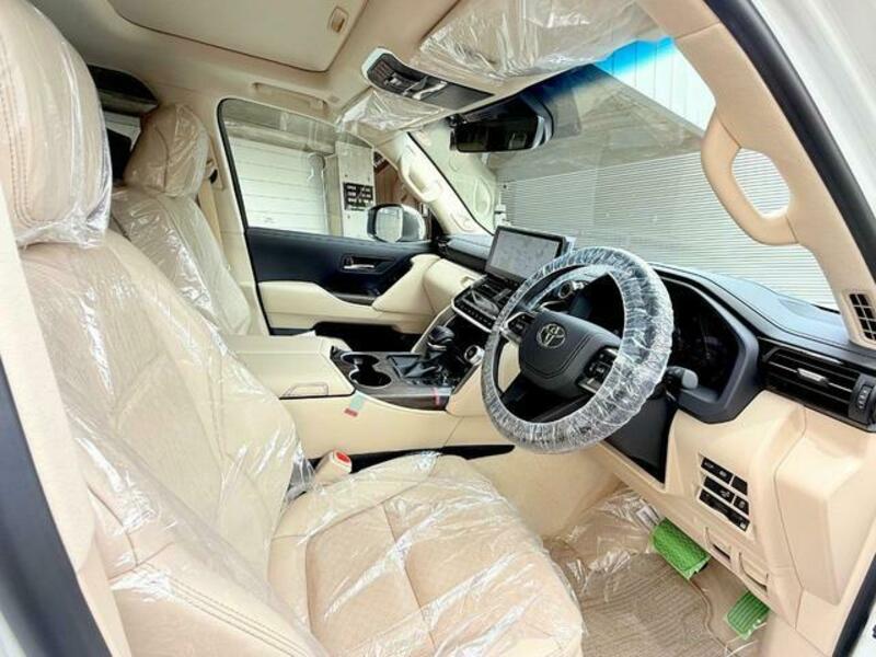 LAND CRUISER