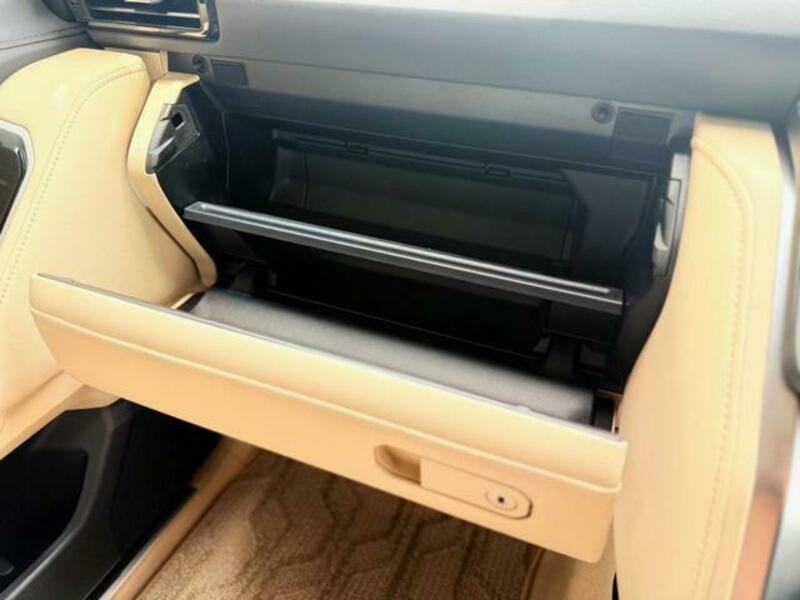 LAND CRUISER