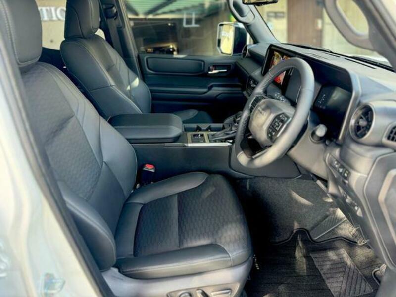 LAND CRUISER 250