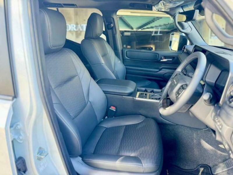 LAND CRUISER 250