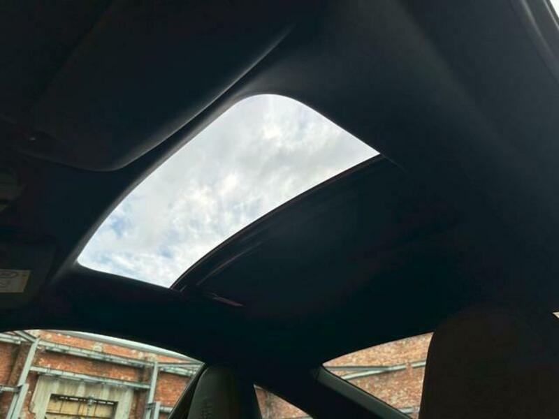 911