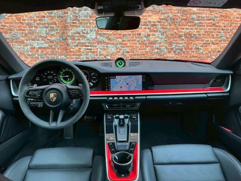 911