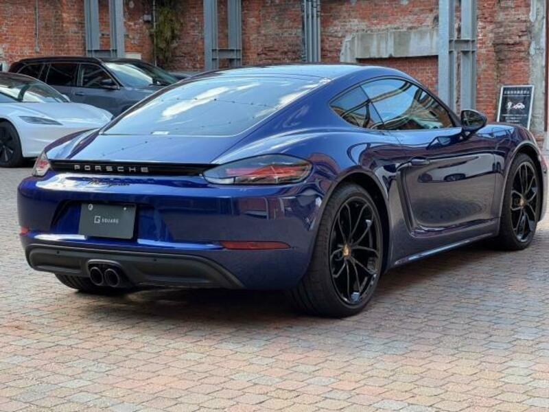 718 CAYMAN