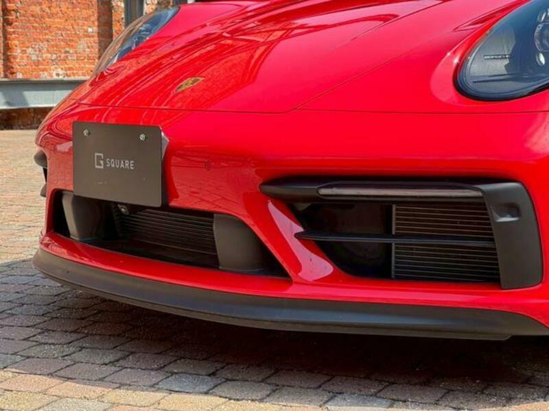 911