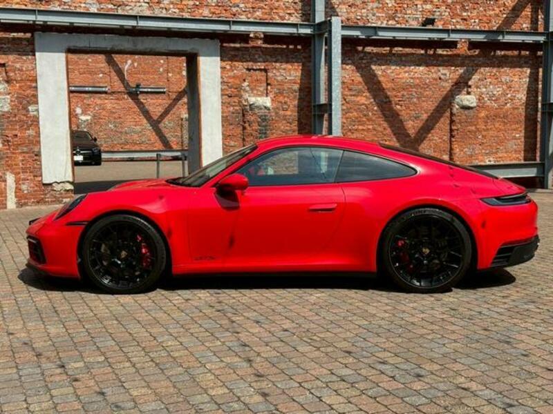 911
