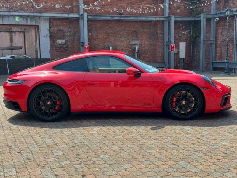 911