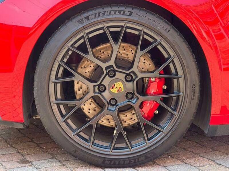 911