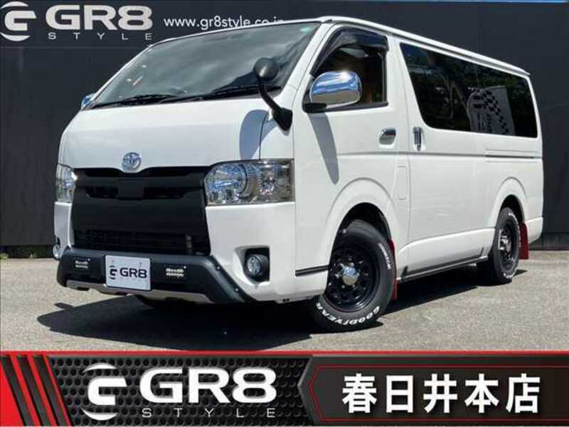 TOYOTA HIACE VAN