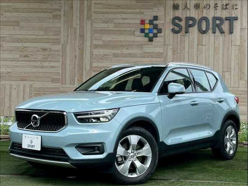 VOLVO XC40